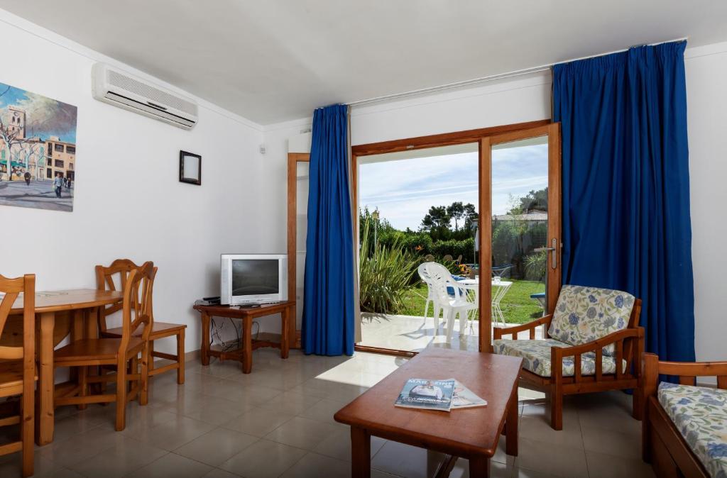 Apartamentos Leo Puerto Pollensa Habitación foto