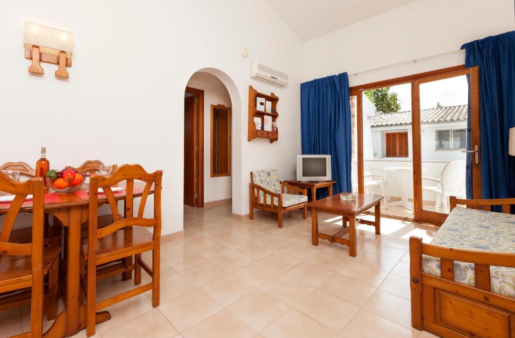 Apartamentos Leo Puerto Pollensa Habitación foto
